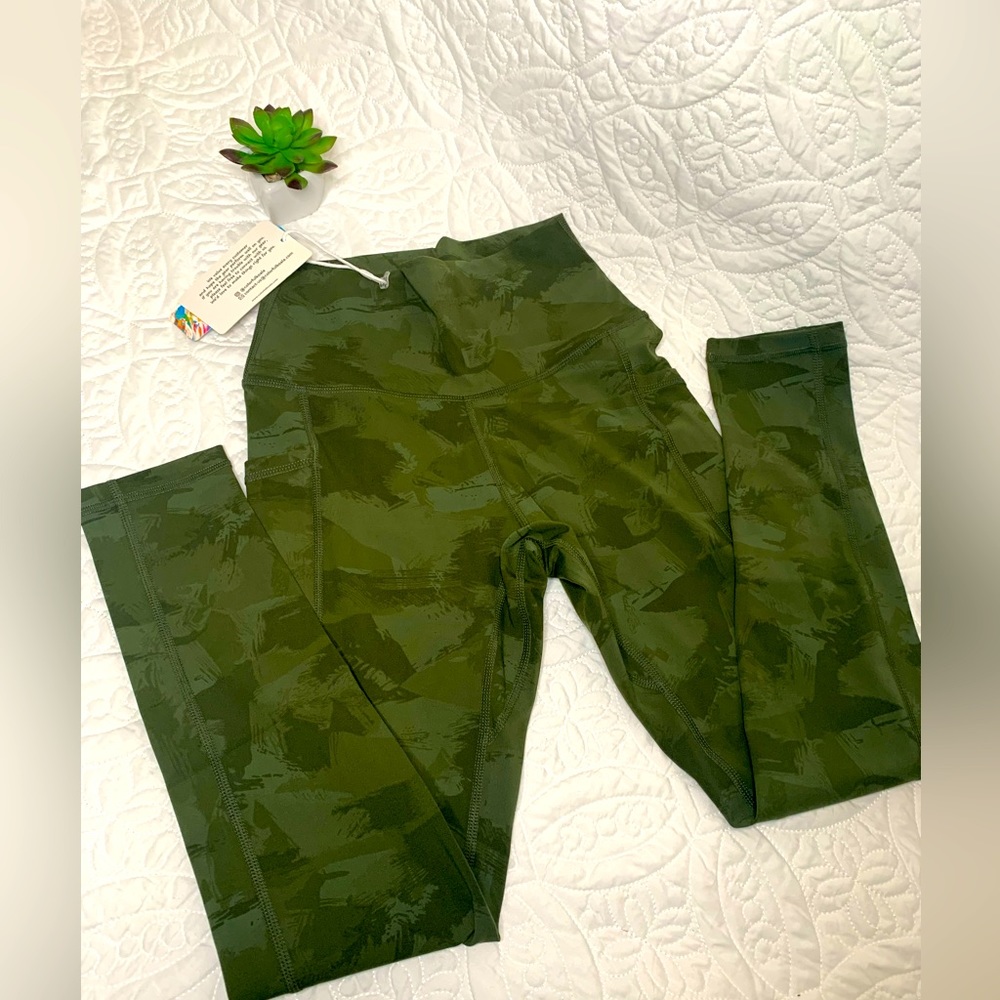 Women's camouflage print fitted yoga pants, training leggings